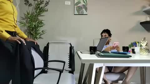 pineappleflipped online show from June 27, 2026, 9:14 am