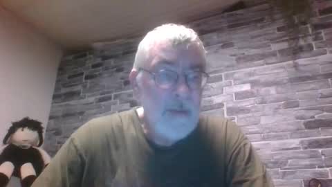 Snapshot of pinholder chatting on November 4, 2025, 5:50 am Michael online show from November 4, 2025, 5:50 am