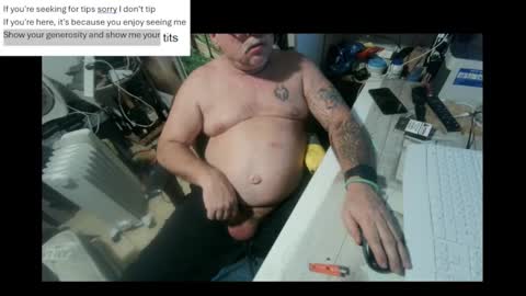 pini_z online show from January 19, 2025, 8:19 pm