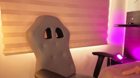 Snapshot of pink_as chatting on October 15, 2025, 2:06 pm pink_as online show from October 15, 2025, 2:06 pm