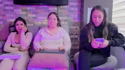 Snapshot of pink_as chatting on February 17, 2026, 2:24 pm pink_as online show from February 17, 2026, 2:24 pm