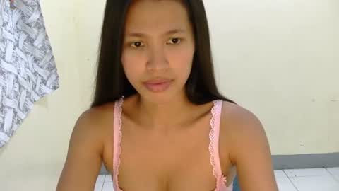 Snapshot of pink_bubbles011 chatting on June 30, 2026, 7:09 am pink_bubbles011 online show from June 30, 2026, 7:09 am