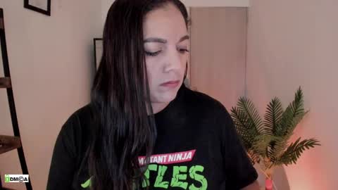 Snapshot of pink_kitten_ chatting on May 31, 2026, 12:56 pm Eli online show from May 31, 2026, 12:56 pm