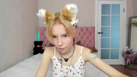 Snapshot of pink_lila18 chatting on September 18, 2025, 8:05 am pink_lila18 online show from September 18, 2025, 8:05 am