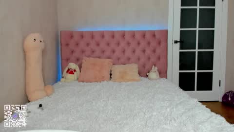 pink_lila18 online show from January 17, 2026, 1:54 am