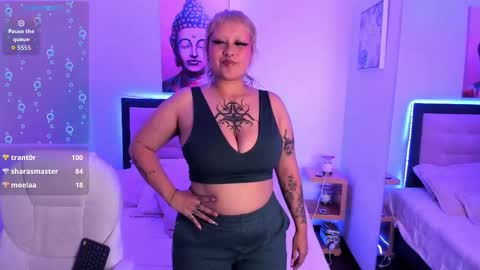 pink_maddy online show from September 12, 2025, 4:01 am