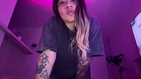 KELLY  online show from November 24, 2025, 12:10 am