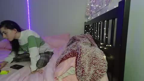 pink_tv online show from November 6, 2025, 2:01 am