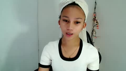 pinkdollbaby_ online show from May 7, 2026, 1:00 am