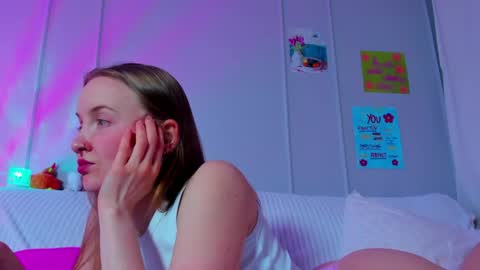 Mila online show from March 19, 2026, 8:51 am