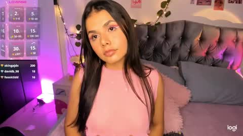 Snapshot of pinkpantherr_ chatting on December 7, 2024, 1:25 am Sarah .. online show from December 7, 2024, 1:25 am