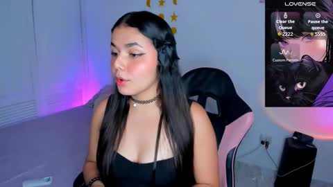 Sarah .. online show from November 24, 2025, 7:13 pm