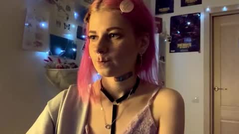 Snapshot of pinkvampire chatting on September 17, 2025, 4:19 pm Sara online show from September 17, 2025, 4:19 pm