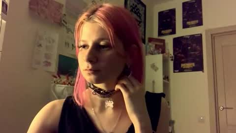 Snapshot of pinkvampire chatting on September 21, 2025, 6:09 pm Sara online show from September 21, 2025, 6:09 pm