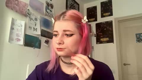 Snapshot of pinkvampire chatting on October 3, 2025, 10:12 am Sara online show from October 3, 2025, 10:12 am