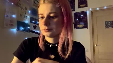 Snapshot of pinkvampire chatting on October 5, 2025, 6:17 pm Sara online show from October 5, 2025, 6:17 pm