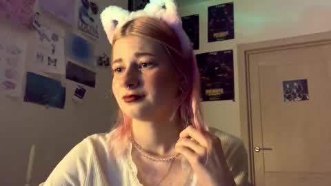 Snapshot of pinkvampire chatting on October 8, 2025, 8:28 pm Sara online show from October 8, 2025, 8:28 pm