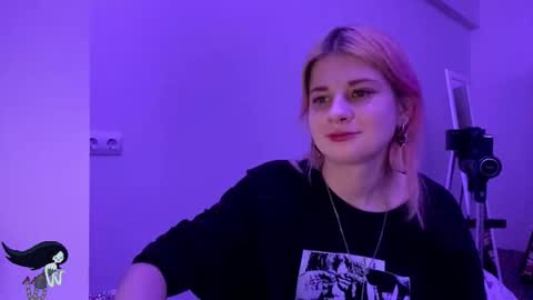 Snapshot of pinkvampire chatting on October 27, 2025, 10:03 pm Sara online show from October 27, 2025, 10:03 pm