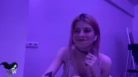 Snapshot of pinkvampire chatting on October 29, 2025, 9:27 pm Sara online show from October 29, 2025, 9:27 pm