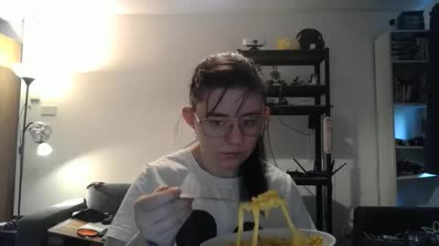 pinkwife97 online show from September 17, 2025, 9:22 am