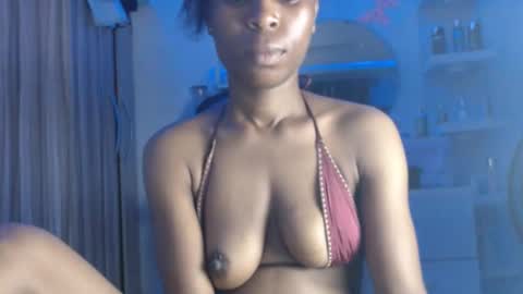 Snapshot of pinkxjuicy chatting on September 19, 2025, 2:46 am pinkxjuicy online show from September 19, 2025, 2:46 am