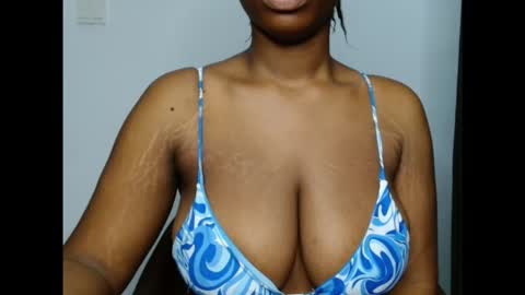 Snapshot of pinkxsugar chatting on October 10, 2025, 12:04 pm pinkxsugar online show from October 10, 2025, 12:04 pm