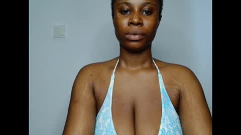 Snapshot of pinkxsugar chatting on October 12, 2025, 5:23 pm pinkxsugar online show from October 12, 2025, 5:23 pm