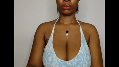 pinkxsugar online show from December 19, 2025, 8:10 am