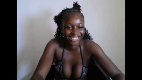 pinkykiki_247 online show from April 18, 2026, 7:07 pm