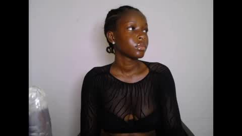 pinkykiki_247 online show from April 26, 2026, 5:49 am