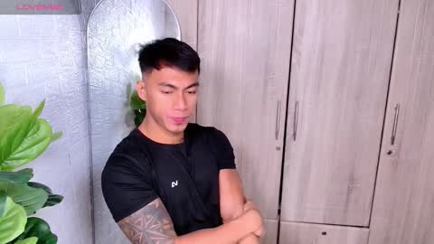 Snapshot of pinoymilker chatting on November 18, 2025, 4:50 am ethan online show from November 18, 2025, 4:50 am