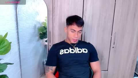 Snapshot of pinoymilker chatting on November 25, 2025, 4:01 am ethan online show from November 25, 2025, 4:01 am