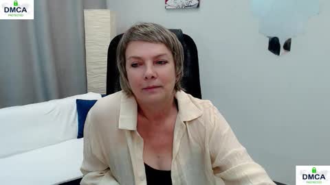 Bella online show from October 29, 2025, 9:33 am