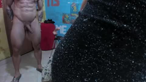 Snapshot of pipeshowtime chatting on November 27, 2025, 11:51 pm VALENTINA y PIPE online show from November 27, 2025, 11:51 pm