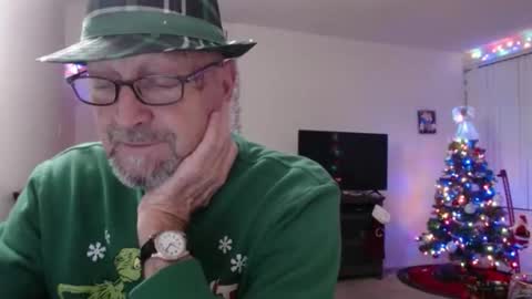 Snapshot of pipewizard chatting on December 8, 2024, 11:51 pm pipewizard online show from December 8, 2024, 11:51 pm