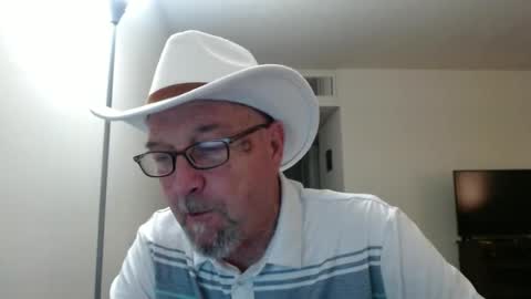 Snapshot of pipewizard chatting on January 8, 2025, 12:06 am pipewizard online show from January 8, 2025, 12:06 am