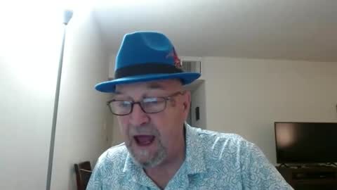 Snapshot of pipewizard chatting on January 10, 2025, 11:29 pm pipewizard online show from January 10, 2025, 11:29 pm