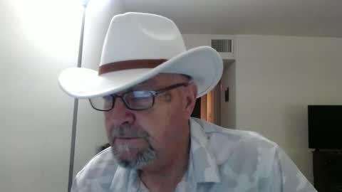 Snapshot of pipewizard chatting on February 12, 2025, 11:09 pm pipewizard online show from February 12, 2025, 11:09 pm