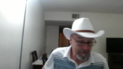 Snapshot of pipewizard chatting on March 3, 2025, 12:48 am pipewizard online show from March 3, 2025, 12:48 am