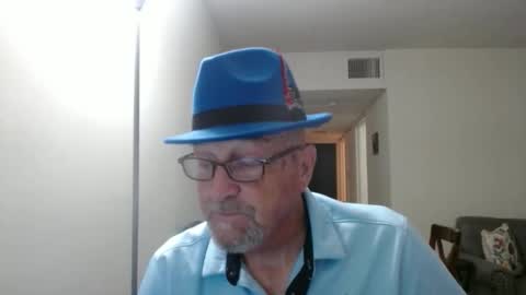 Snapshot of pipewizard chatting on October 29, 2025, 11:06 pm pipewizard online show from October 29, 2025, 11:06 pm