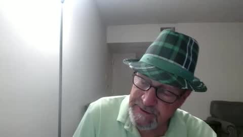 Snapshot of pipewizard chatting on November 4, 2025, 11:37 pm pipewizard online show from November 4, 2025, 11:37 pm