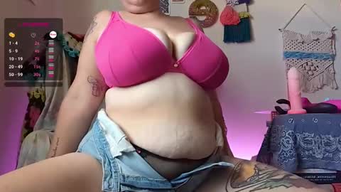 Em online show from January 1, 2025, 7:21 pm