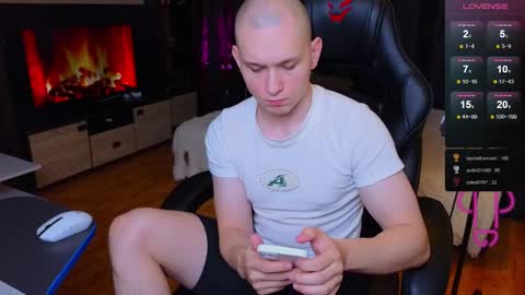 STRONGBEAUTY online show from January 3, 2025, 1:25 pm