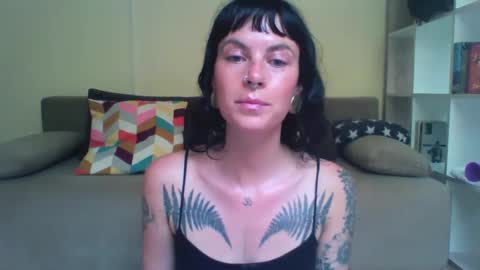pixiecatfairy online show from October 7, 2025, 11:07 am
