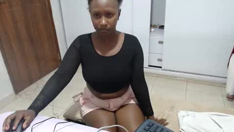 Snapshot of pixietease1 chatting on November 10, 2025, 1:26 am pixietease1 online show from November 10, 2025, 1:26 am