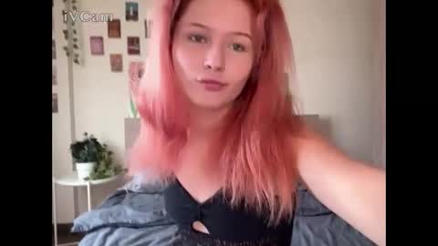 Snapshot of pixieyes0n chatting on March 20, 2026, 8:41 am Daryl online show from March 20, 2026, 8:41 am