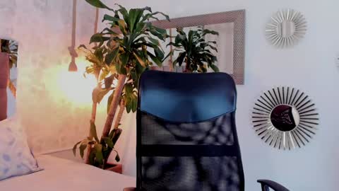 cris online show from January 23, 2025, 4:09 am