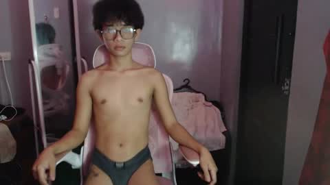 pixydust_69 online show from November 23, 2025, 11:21 am