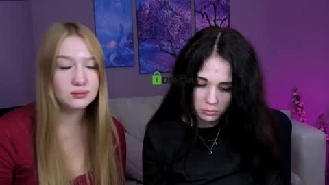 Sophie online show from December 15, 2025, 2:16 am