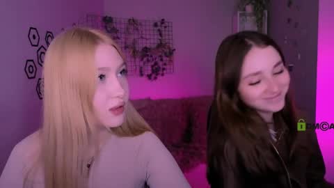 Sophie online show from April 7, 2026, 7:25 pm